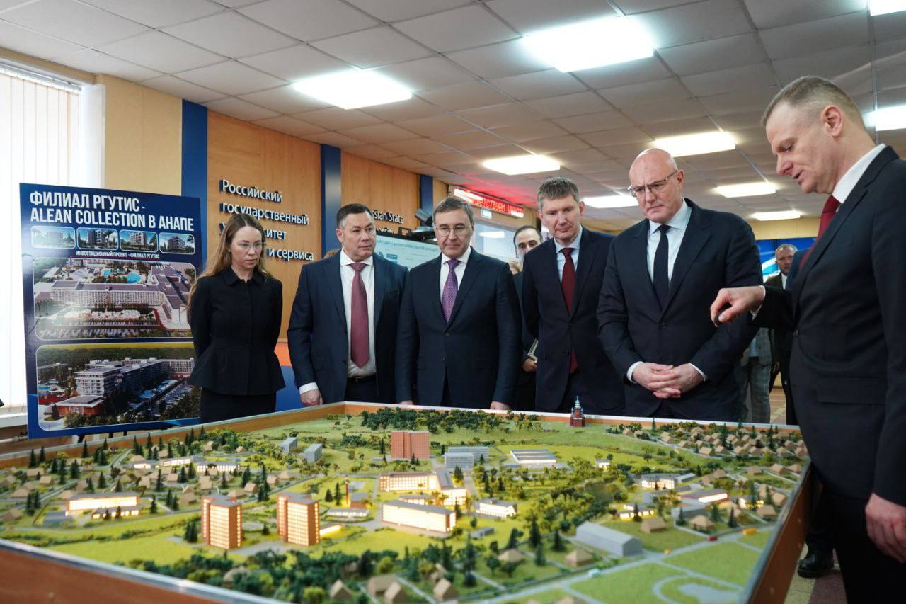 Дмитрий Чернышенко, Максим Решетников и Валерий Фальков обсудили подготовку кадров в сфере туризма в РГУТИС