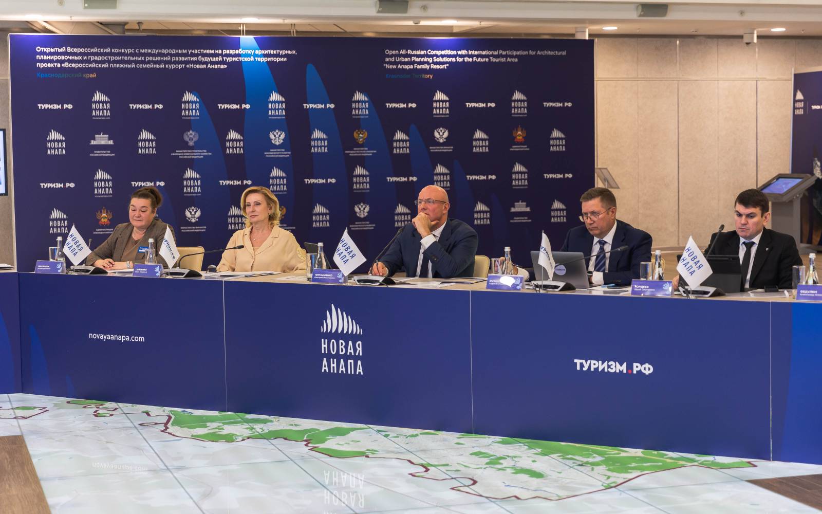 Установочный семинар для финалистов архитектурного конкурса «Новая Анапа»: от обсуждения к проектам решений