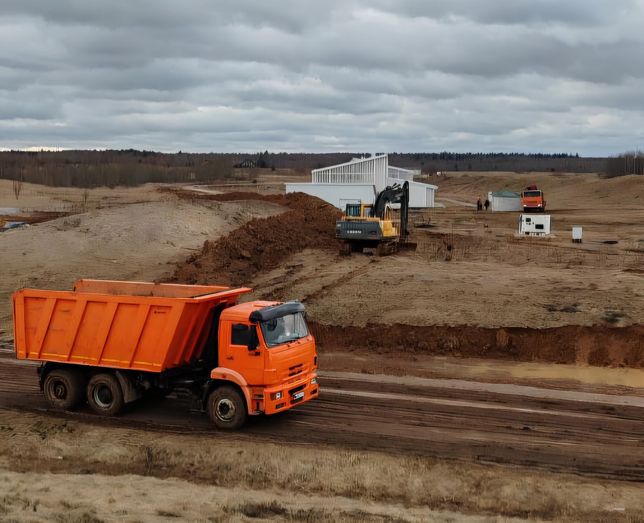 Подготовка к стройке туркомплекса «Отель Линкс» в Московской области